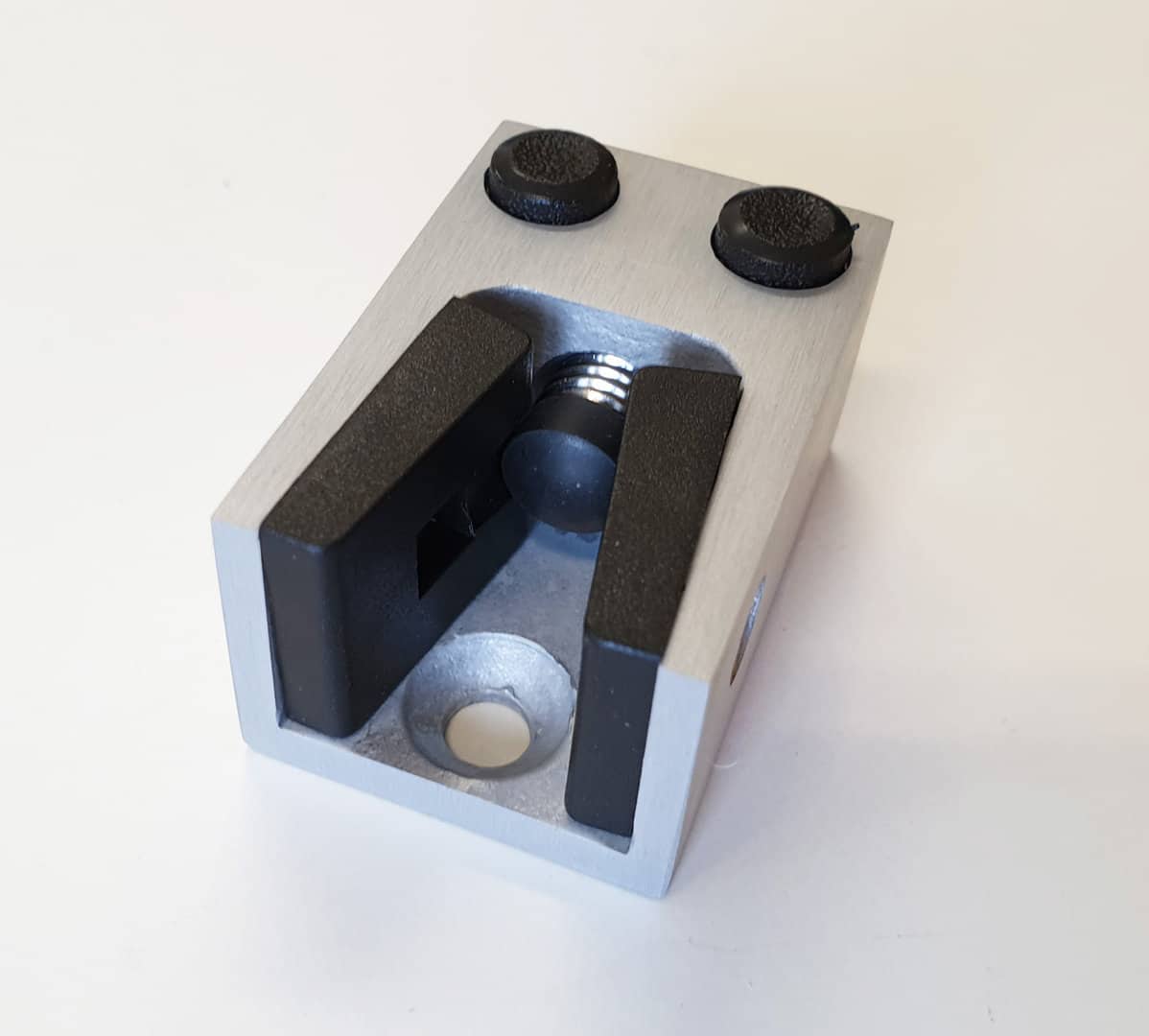 Bodenführung Nr. 200G ALU silber eloxiert