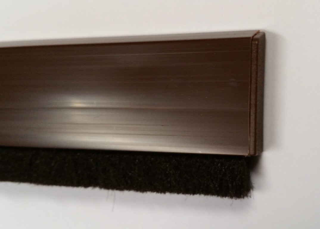 PDS 40 Komfort Bürstendichtung 1 m PVC braun mit Endkappen